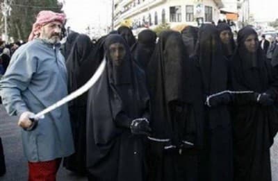 Politik Savaş oyununda rehine kadınlar… - Barbara Nimri Aziz