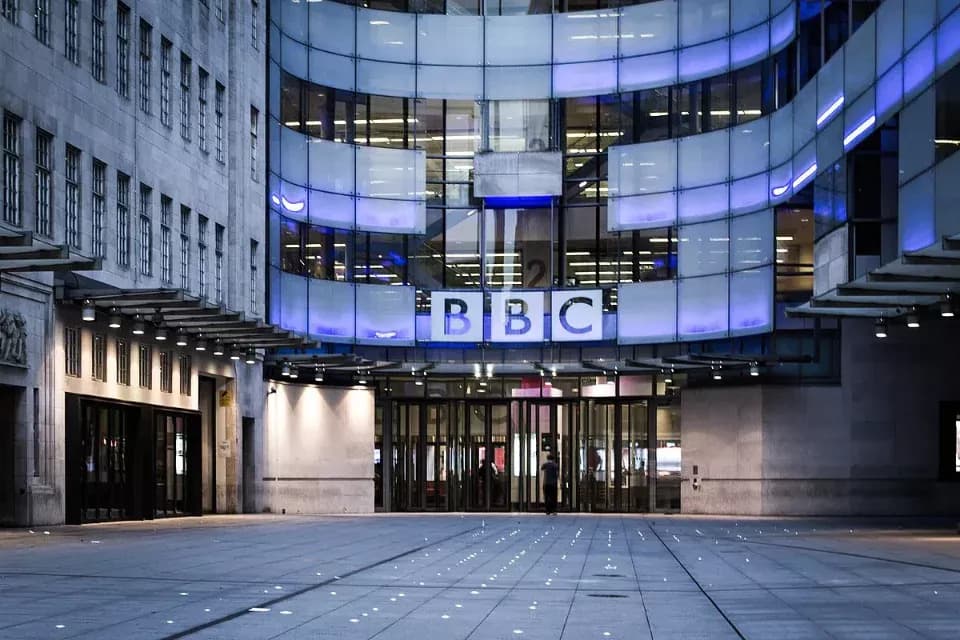 BBC personeli: "İsrail yanlısı iletişimler yapmak zorunda kalıyoruz"